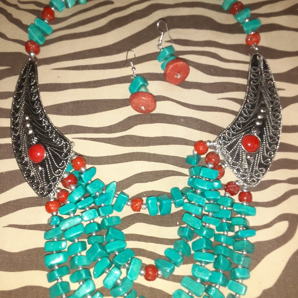 Turquoise necklace set
